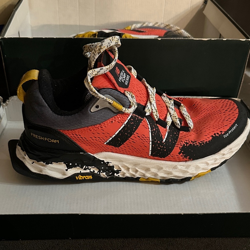 New Balance Women's Fresh Foam Hierro V5 Trail Running Shoe, Toro Red/Black, 6.5